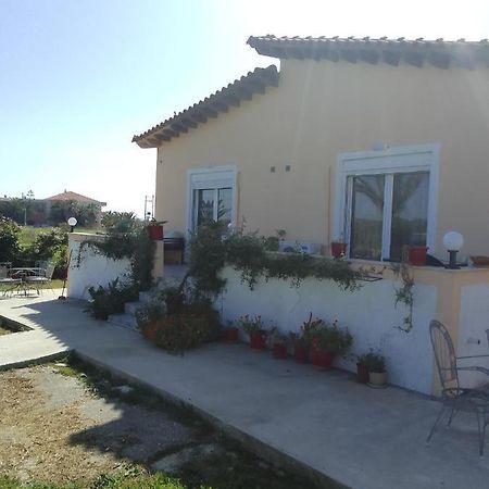 Studios Στουσ Πυργουσ Θερμησ Mytilene Exterior foto