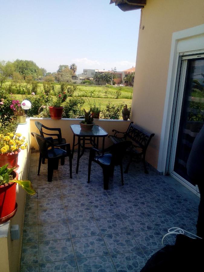 Studios Στουσ Πυργουσ Θερμησ Mytilene Exterior foto