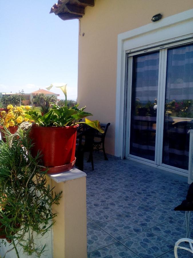 Studios Στουσ Πυργουσ Θερμησ Mytilene Exterior foto