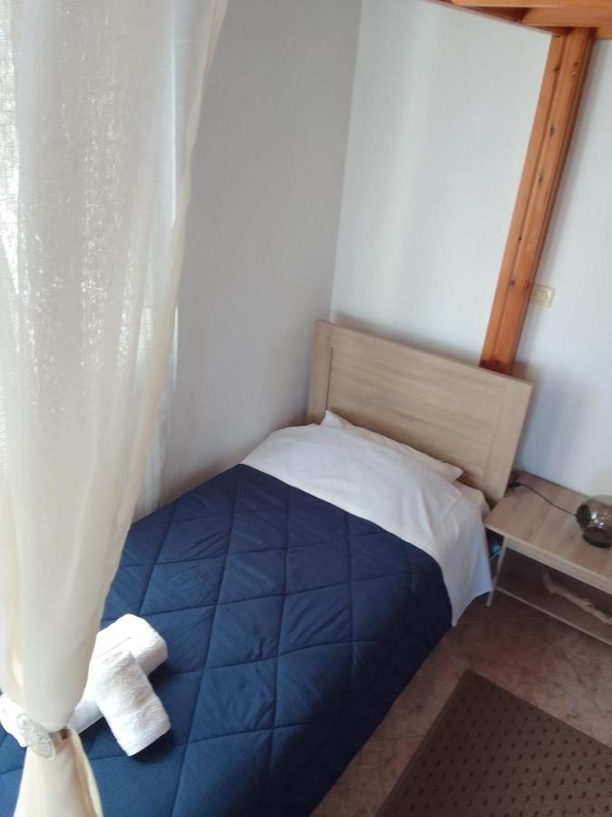 Studios Στουσ Πυργουσ Θερμησ Mytilene Exterior foto