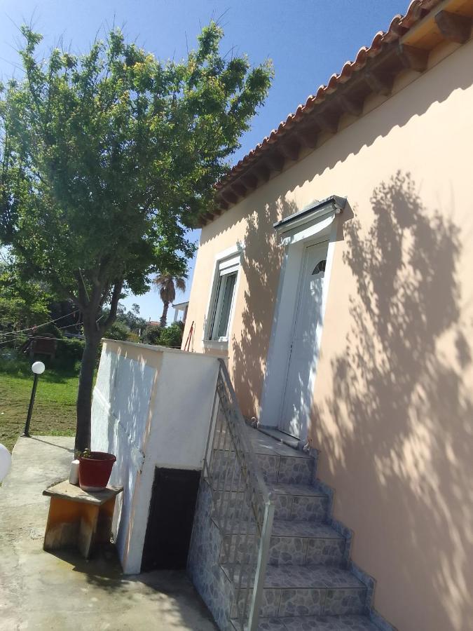 Studios Στουσ Πυργουσ Θερμησ Mytilene Exterior foto