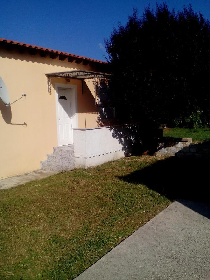 Studios Στουσ Πυργουσ Θερμησ Mytilene Exterior foto